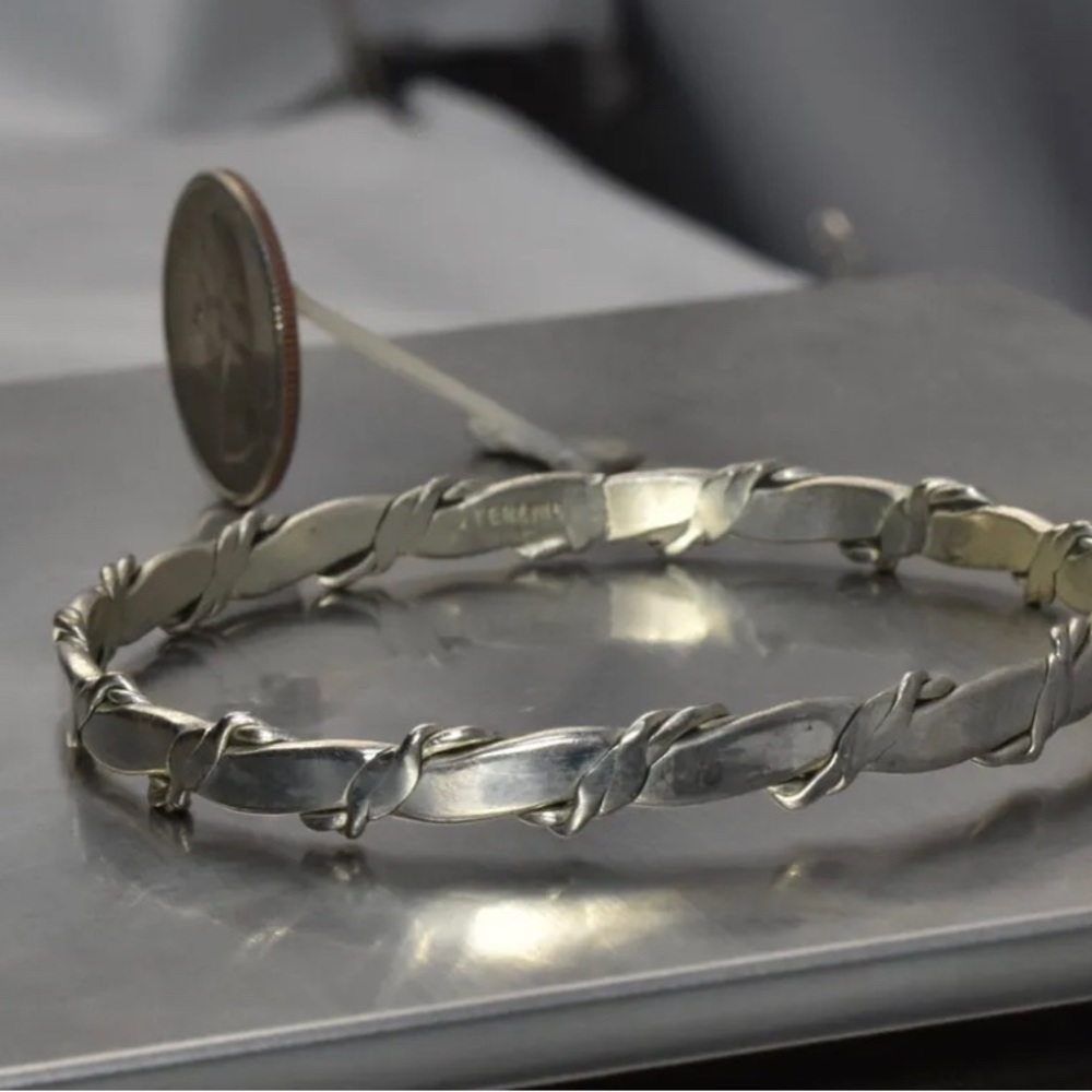 Sterling Silver Solid Bangle Bracelet Barbwire Tw… - image 2